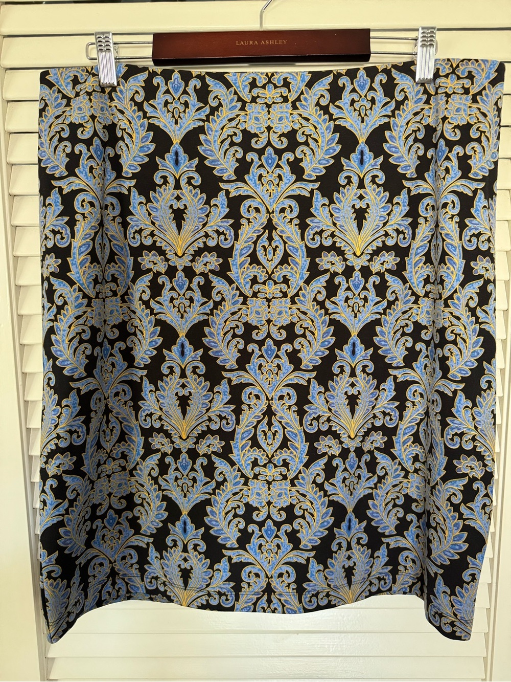 J. McLaughlin Black Pencil Skirt with Blue and Cream Damask Print